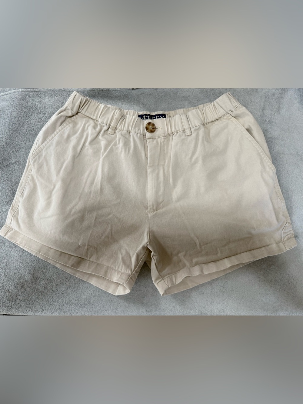 Mens Light Tan Shorts. Size Medium. 4” Inseam. PM